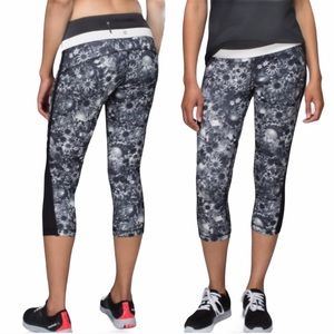 Lululemon Flowabunga Floral Cropped Leggings
